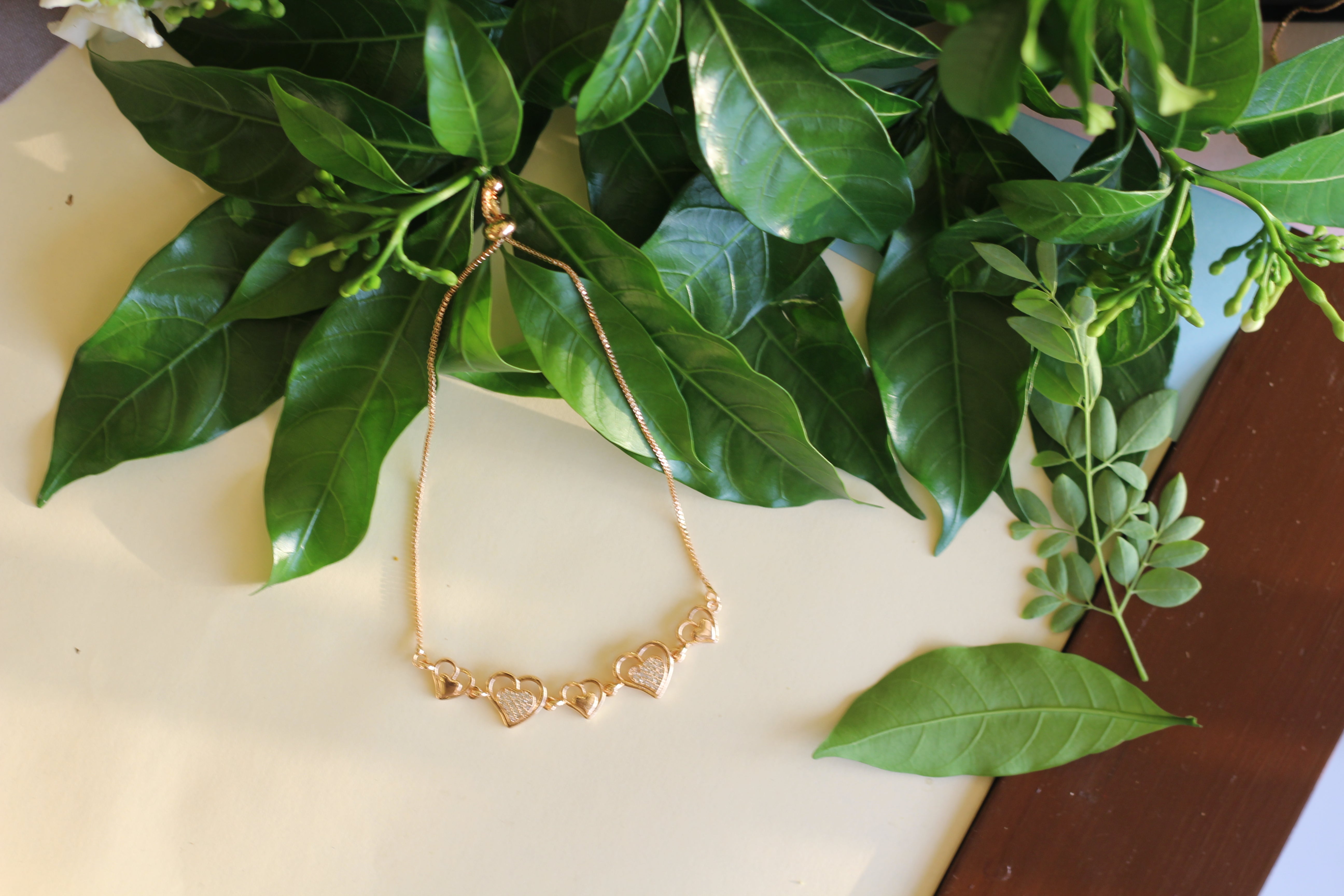 Heart String Bracelet - Karobaar