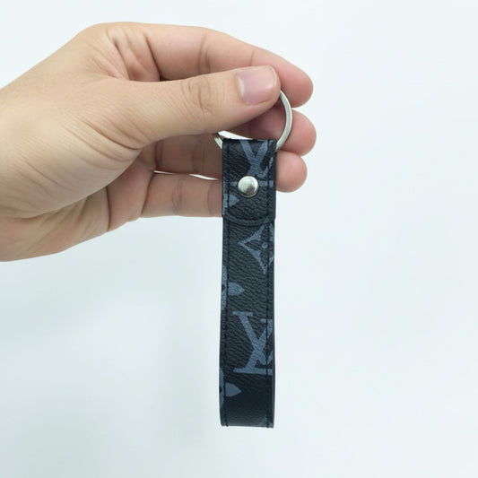 LV - KEYCHAIN + Two FREE - Karobaar