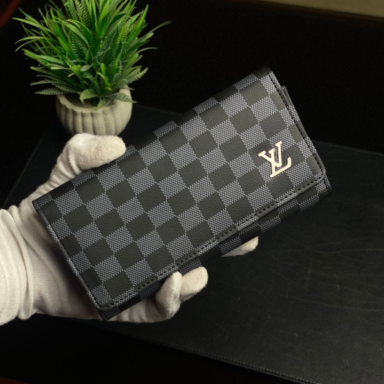Cambridge Check Clutch – A Touch of Timeless Britain - Karobaar