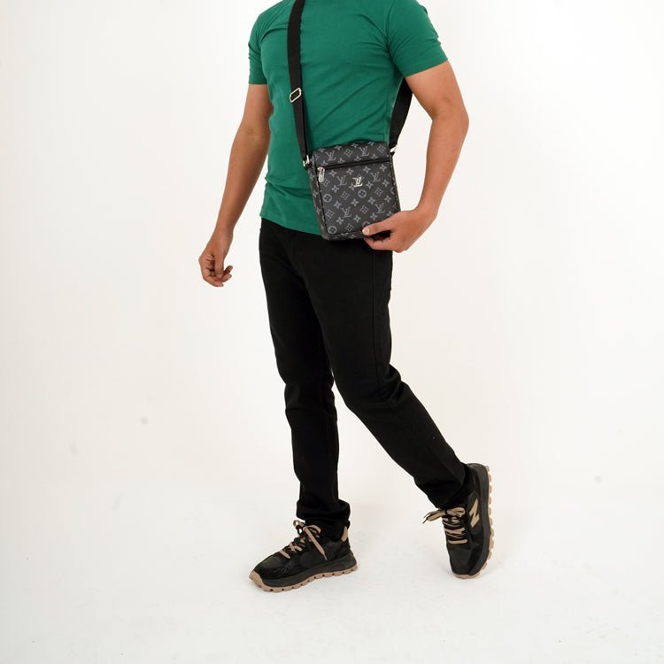 Luxury Unisex Textured Crossbody Bag – A Timeless Investment - Karobaar