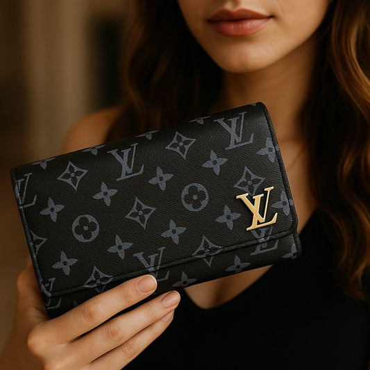 Textured Signature Clutch – Sophistication Redefined - Karobaar