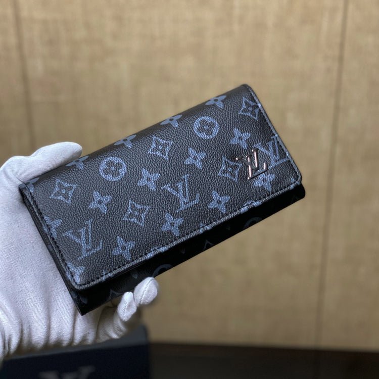 Textured Signature Clutch – Sophistication Redefined - Karobaar