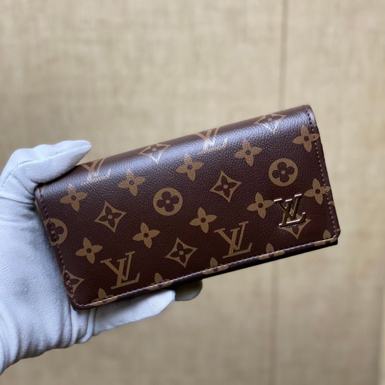 Textured Signature Clutch – Sophistication Redefined - Karobaar